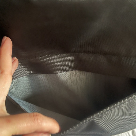 NWOT Case logic laptop bag . 10/10 - Picture 2 of 4